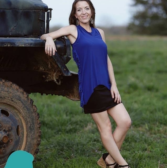 Meet your Posher, April - Picture 10 of 12